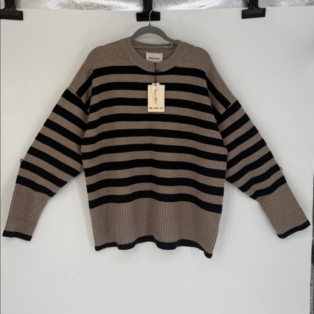 NWT Industry Tan and Black Sweater - Size XL